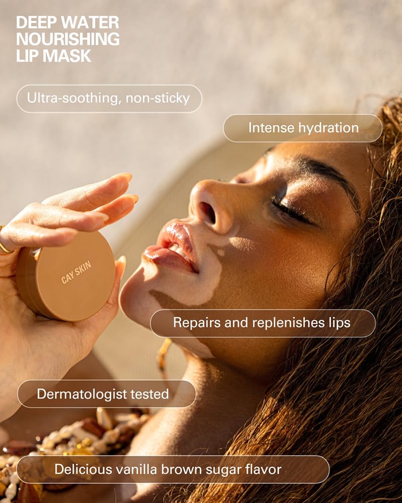 Aplicación nocturna de Cay Skin Deepwater para labios hidratados