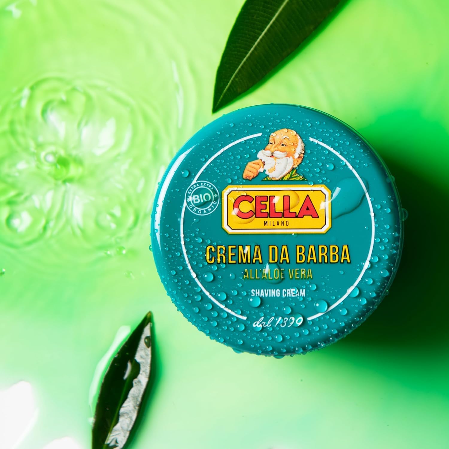 Cella Milano Aloe Vera: espuma cremosa que cubre el rostro para un afeitado cómodo.
