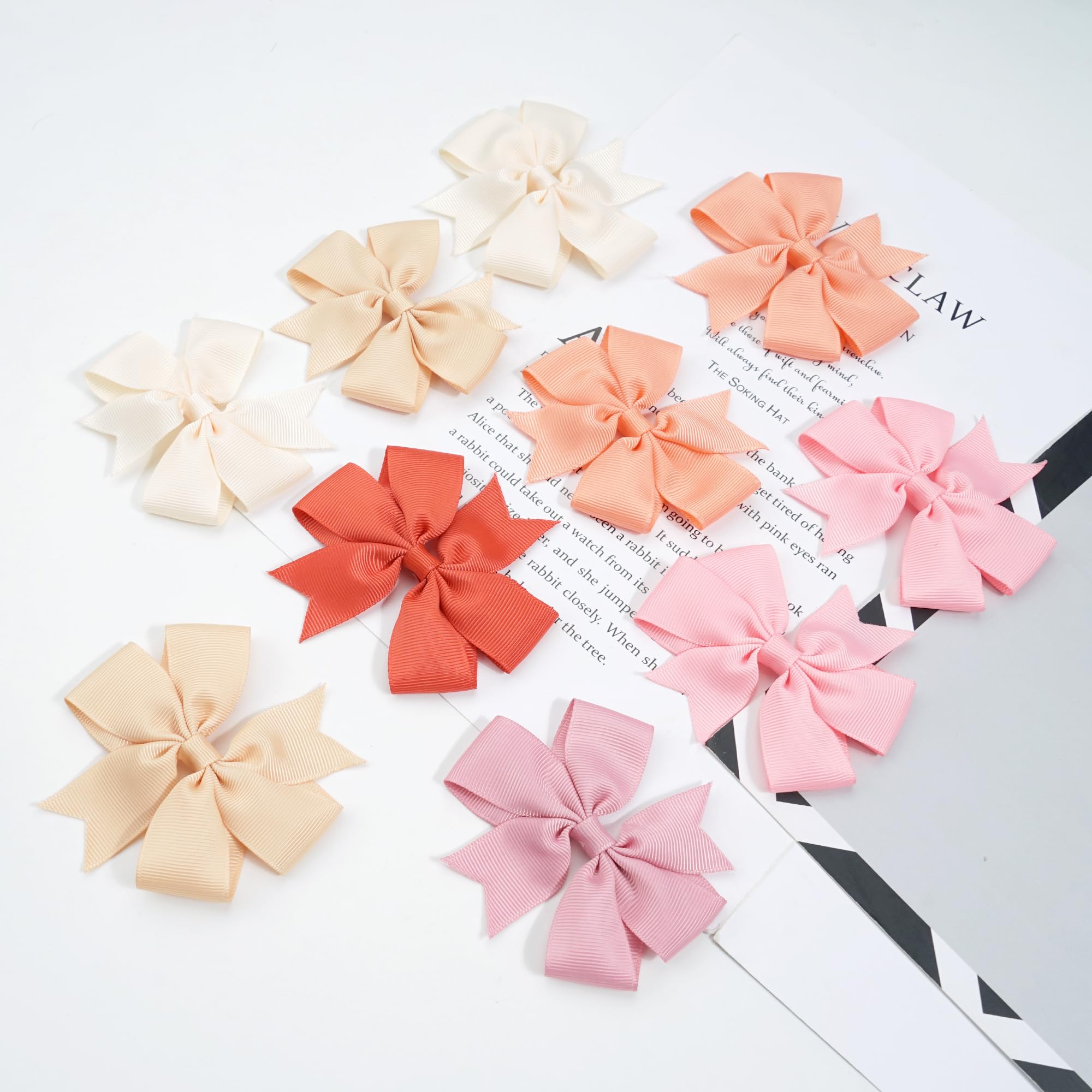 CÉLLOT lazos para niñas en estilos variados, ideales para uso diario.