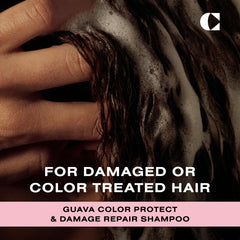 Texture crème du shampoing Ceremonia Guava pour une application douce.