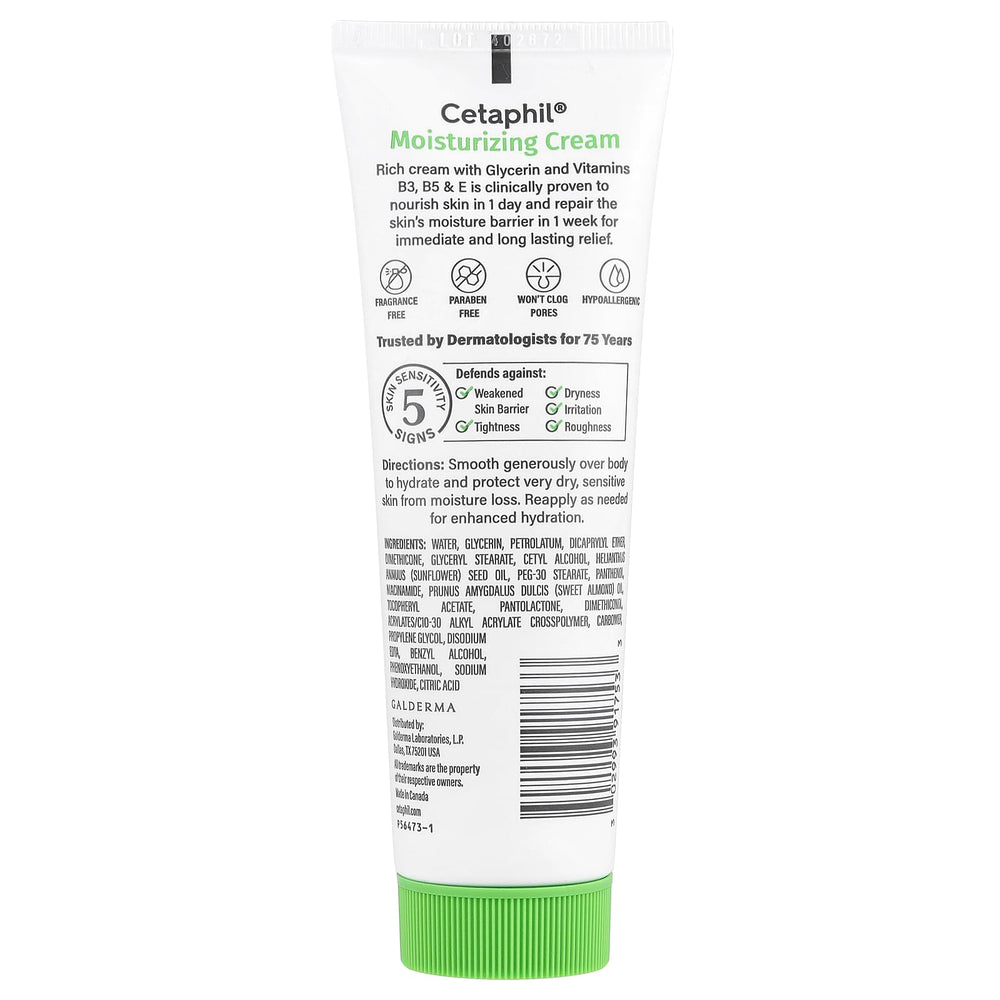 Cetaphil Crema hidratante sin fragancia aplicada en la palma para piel seca