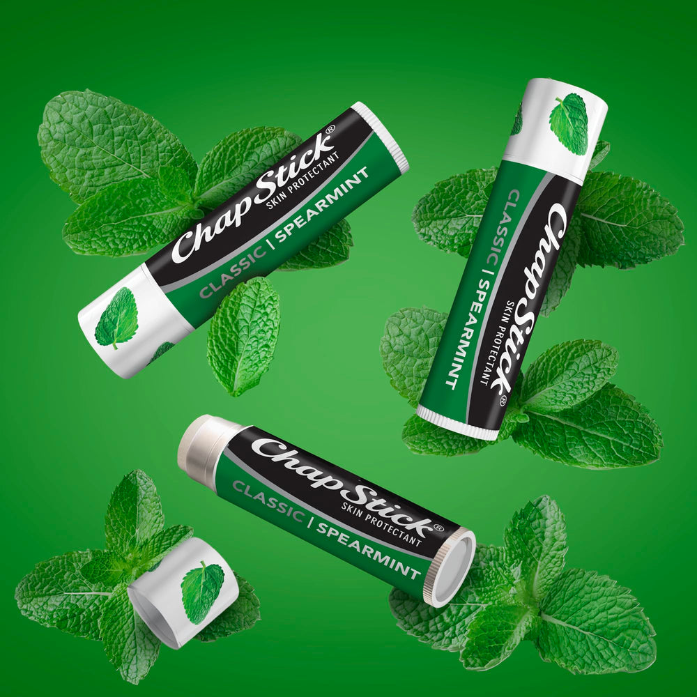 Aplicación rápida de ChapStick para labios al instante.