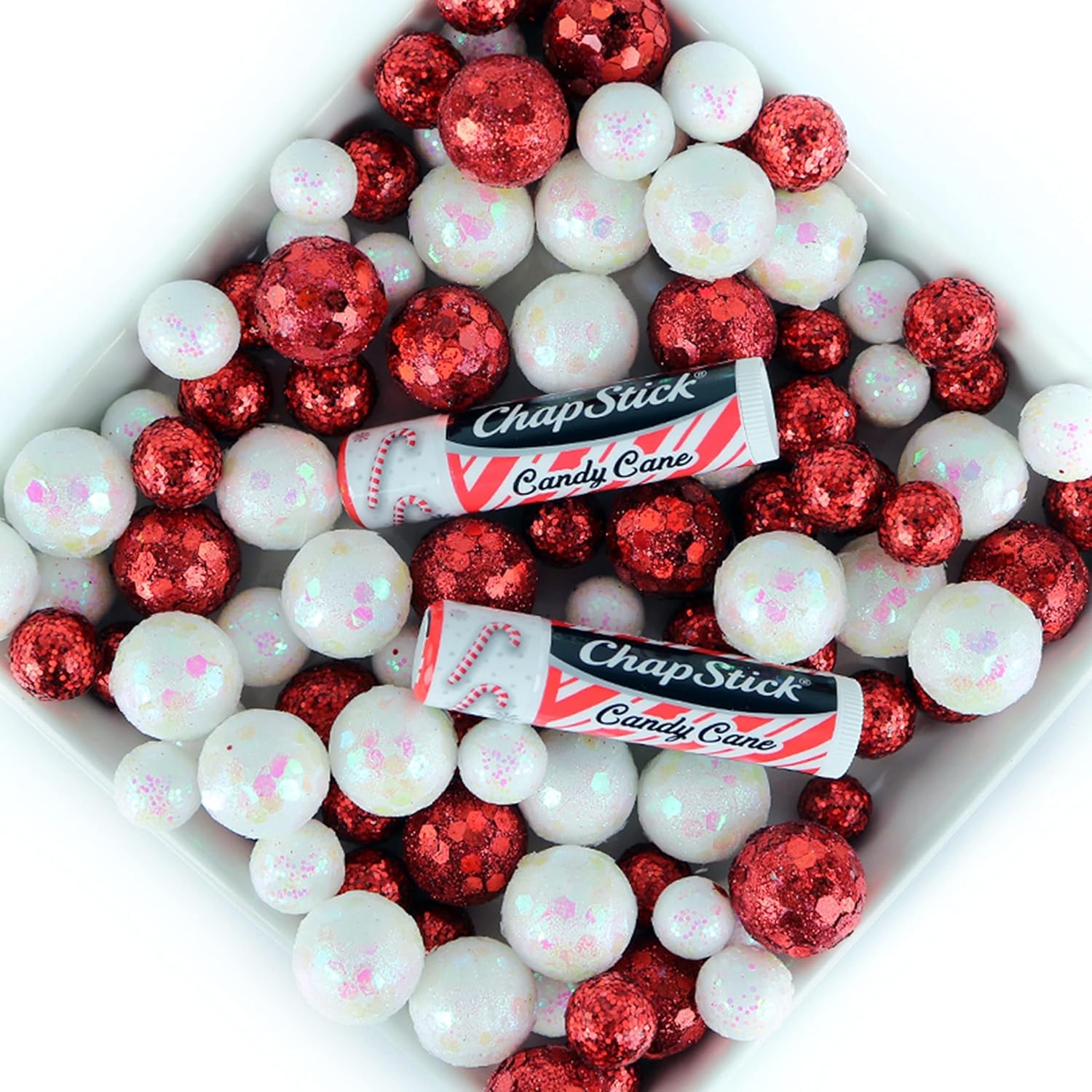 ChapStick Candy Cane aroma mentolado ligero para confort diario.