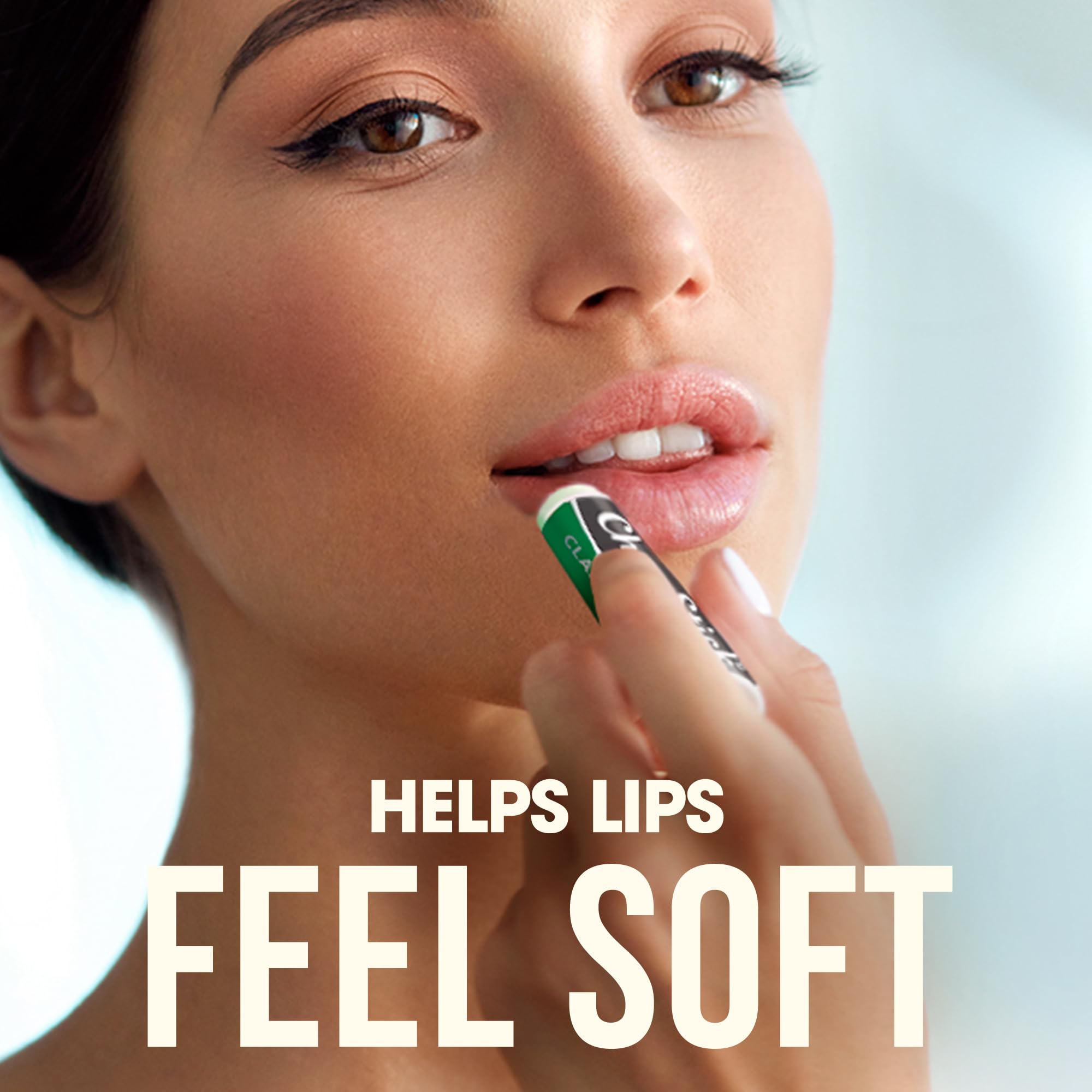 Envase de 12 tubitos ChapStick de menta para la rutina diaria.