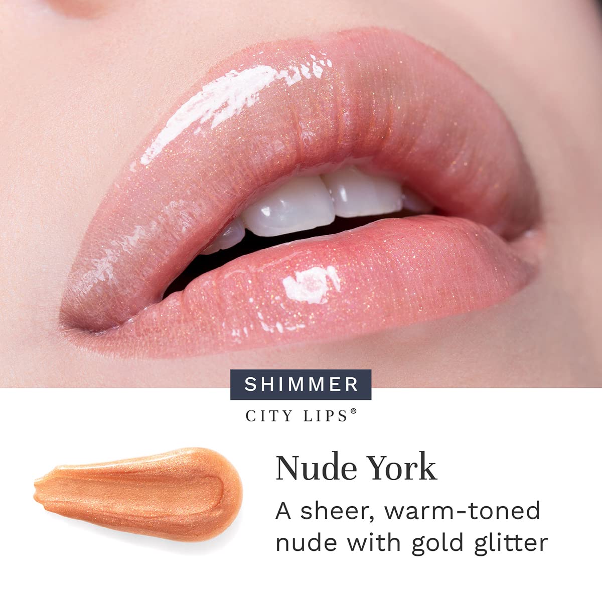 City Lips Nude York brillo dorado que realza el look nocturno.