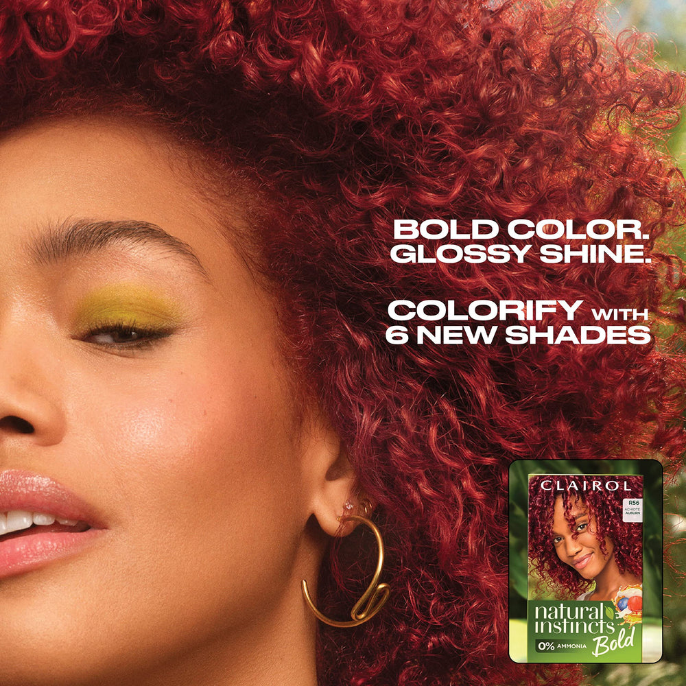 Aplicación de Clairol Natural Instincts Bold en cabello oscuro para tono intenso.