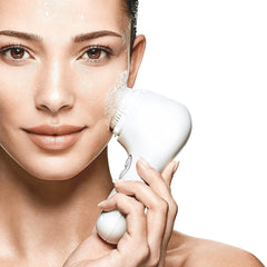 Clarisonic Mia 2 en uso facial diario para piel renovada
