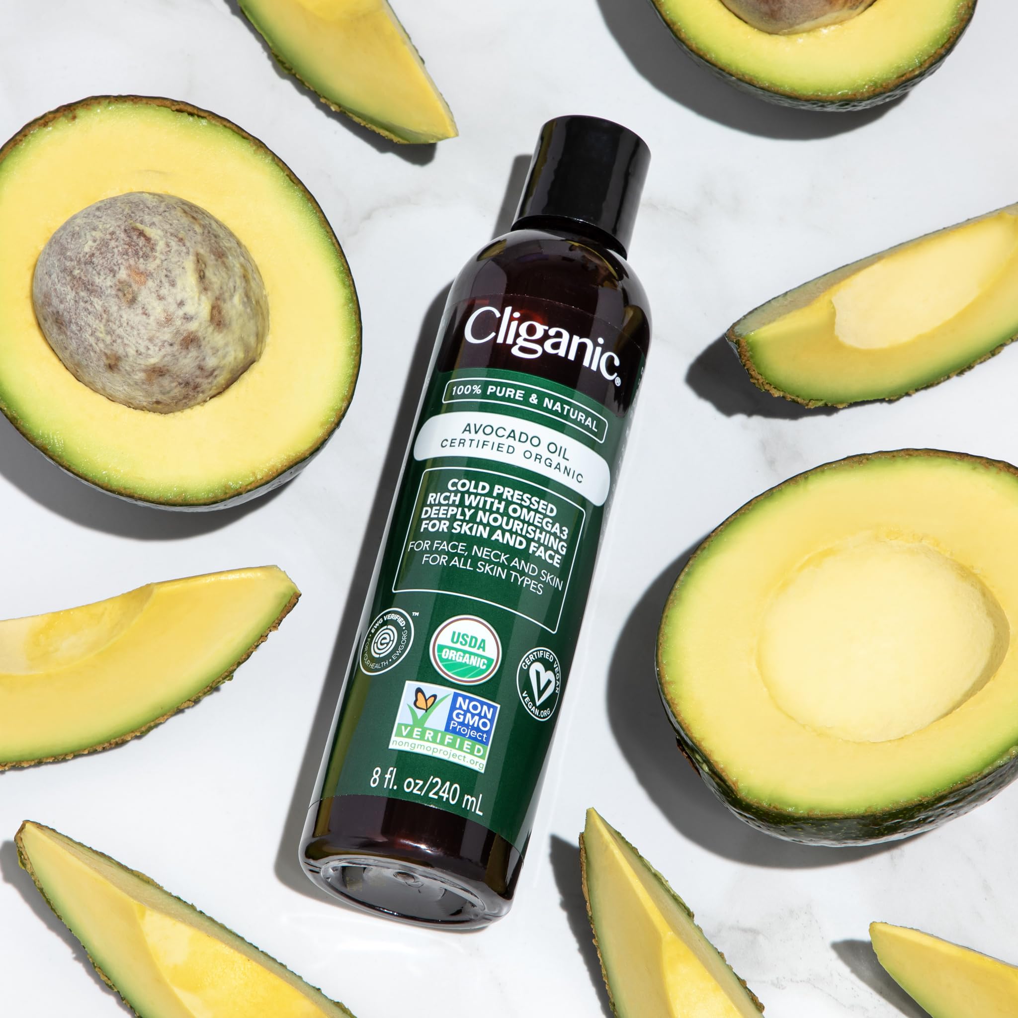 Cliganic Aceite de Aguacate Orgánico, aplicación en rostro, hidrata sin grasa.