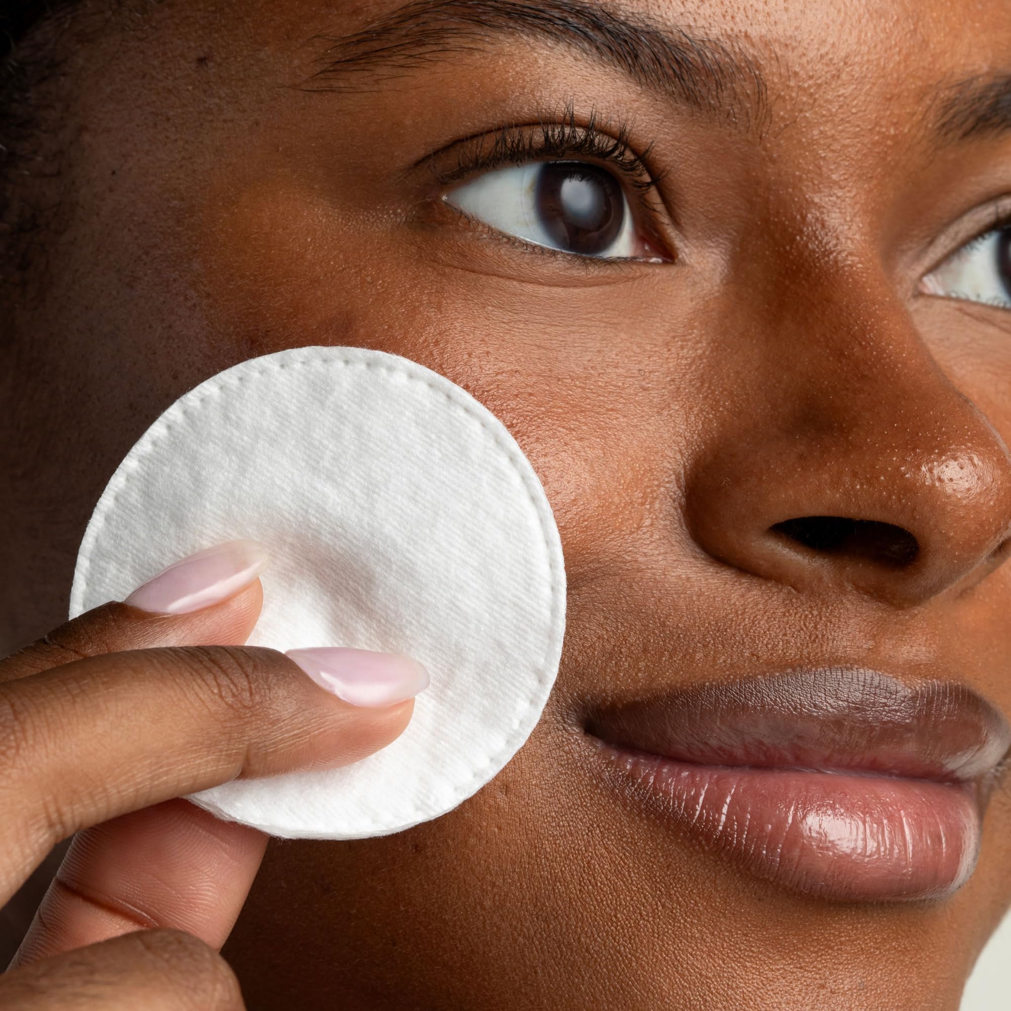 Cliganic almohadillas sin pelusa, uso diario para rostro delicado.