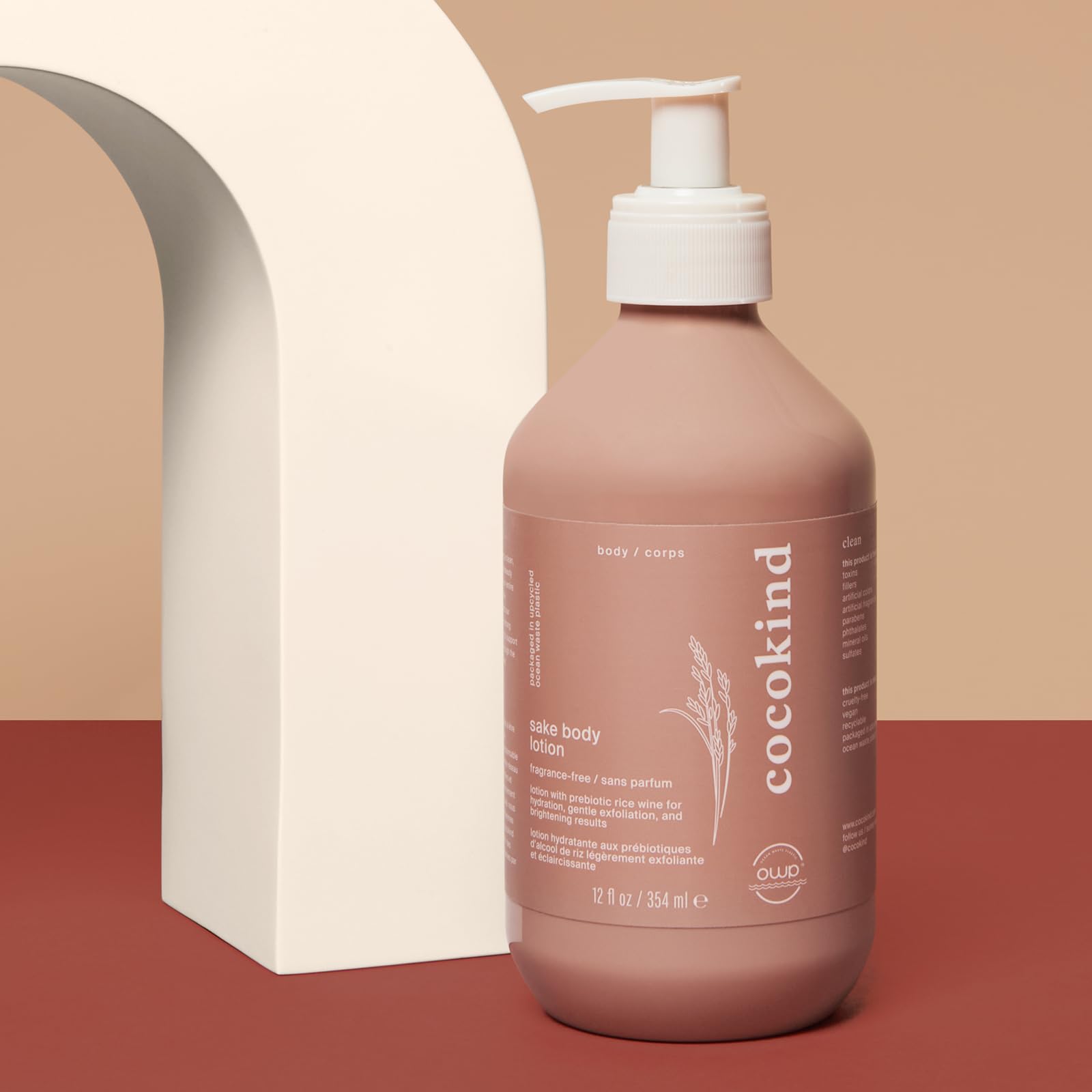 Cocokind Loción corporal de sake: aplicación en manos para humectación diaria sin irritaciones