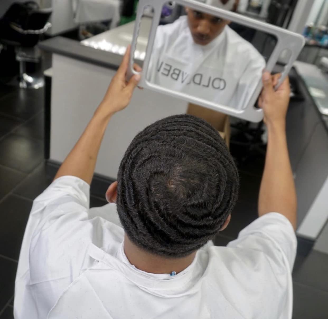 COLDLABEL Premium Wave y Scalp Butter, cuidado del cuero cabelludo para ondas definidas.