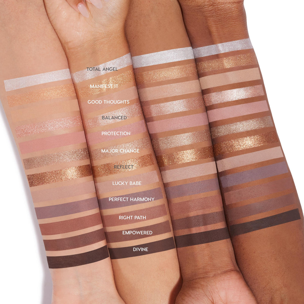 ColourPop 11:11 aplicación suave con brochas para color intenso y difuminado.