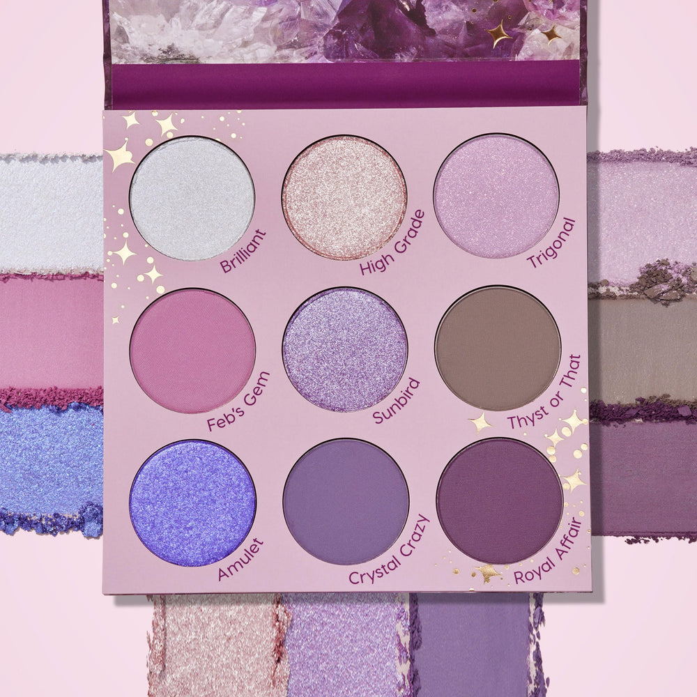 ColourPop All Amethyst ofrece sombra con duo cromo para intensidad vibrante.