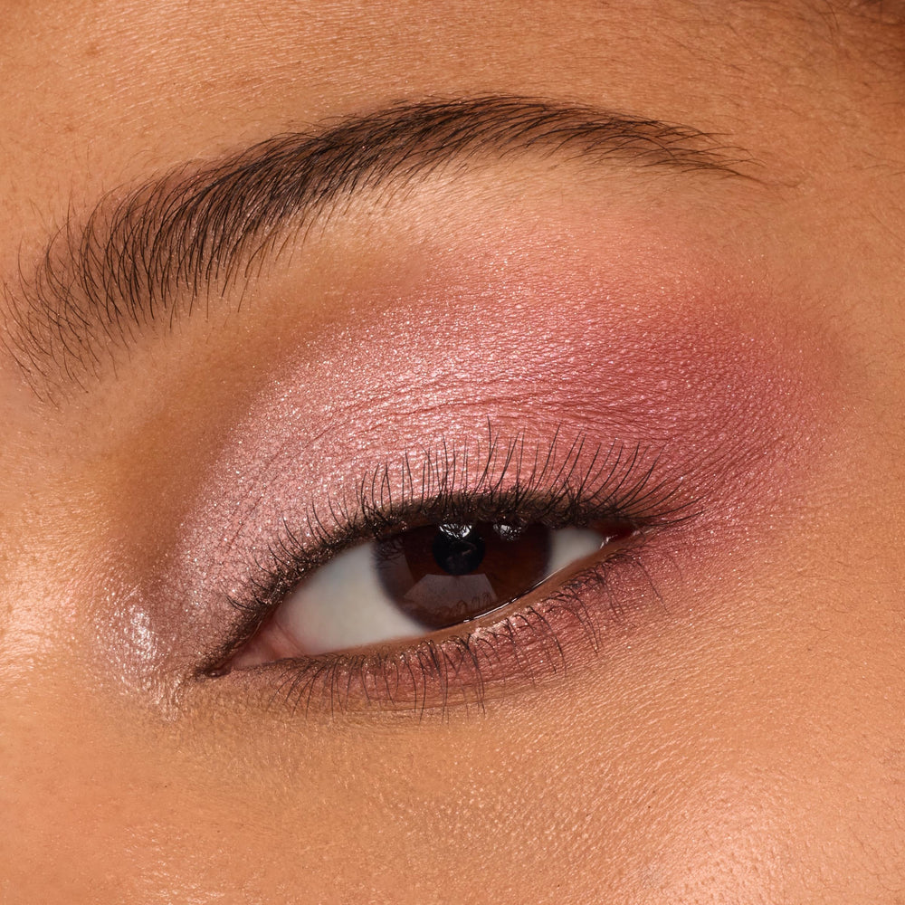 ColourPop aplicación con brochas para difuminar tonos.