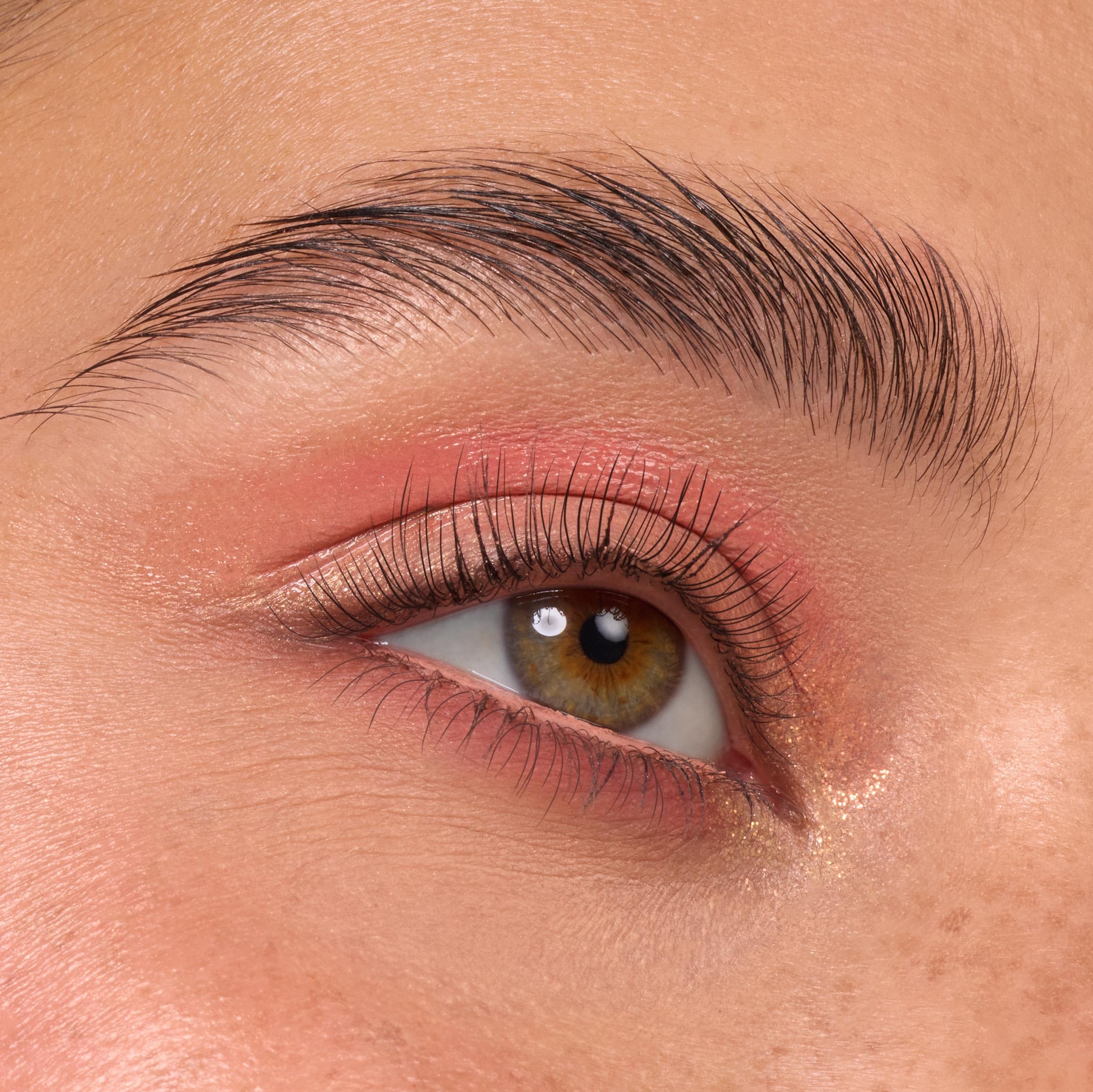 ColourPop Baby Got Peach: fórmula de larga duración para maquillaje que perdura.