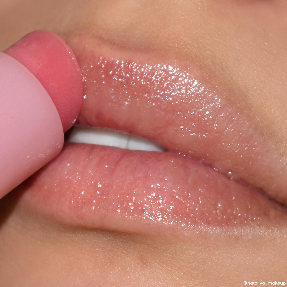 ColourPop bálsamo labial con vitamina E protege e hidrata.