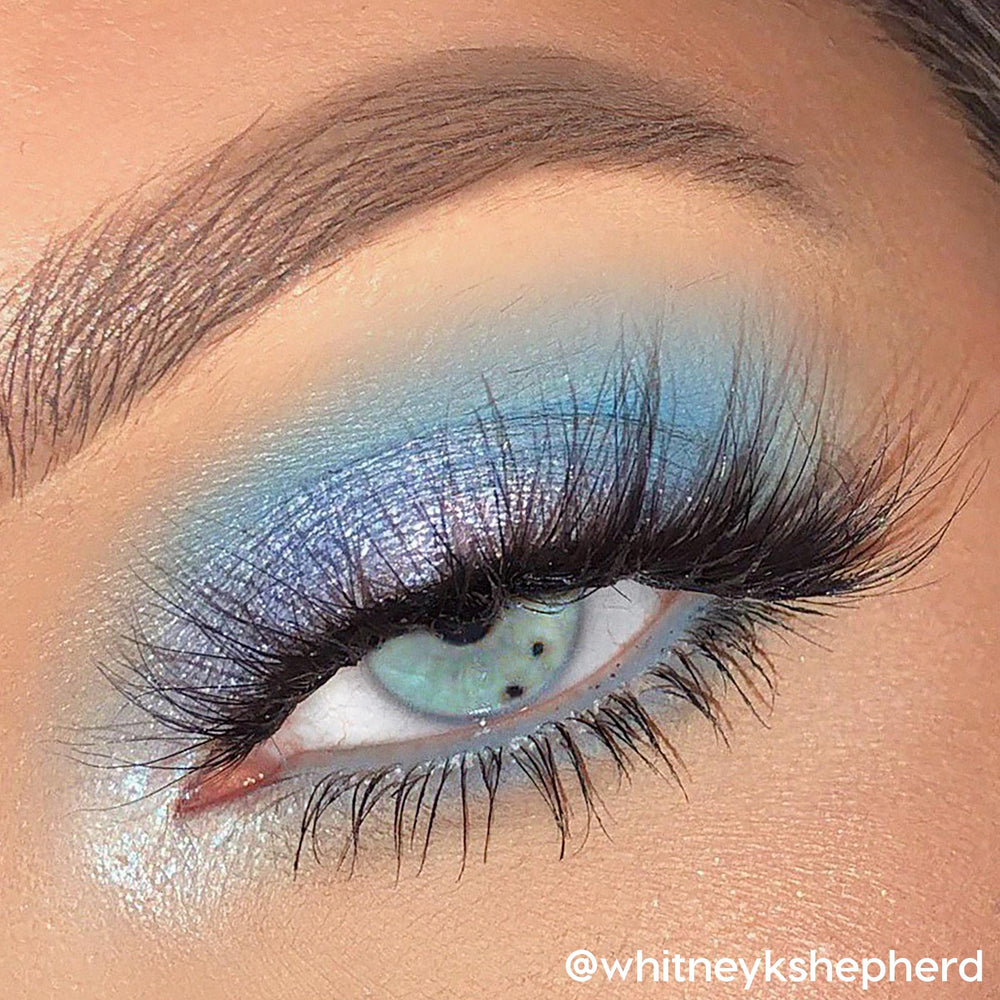 ColourPop Blue Moon: acabado suave que facilita transiciones y difuminado.