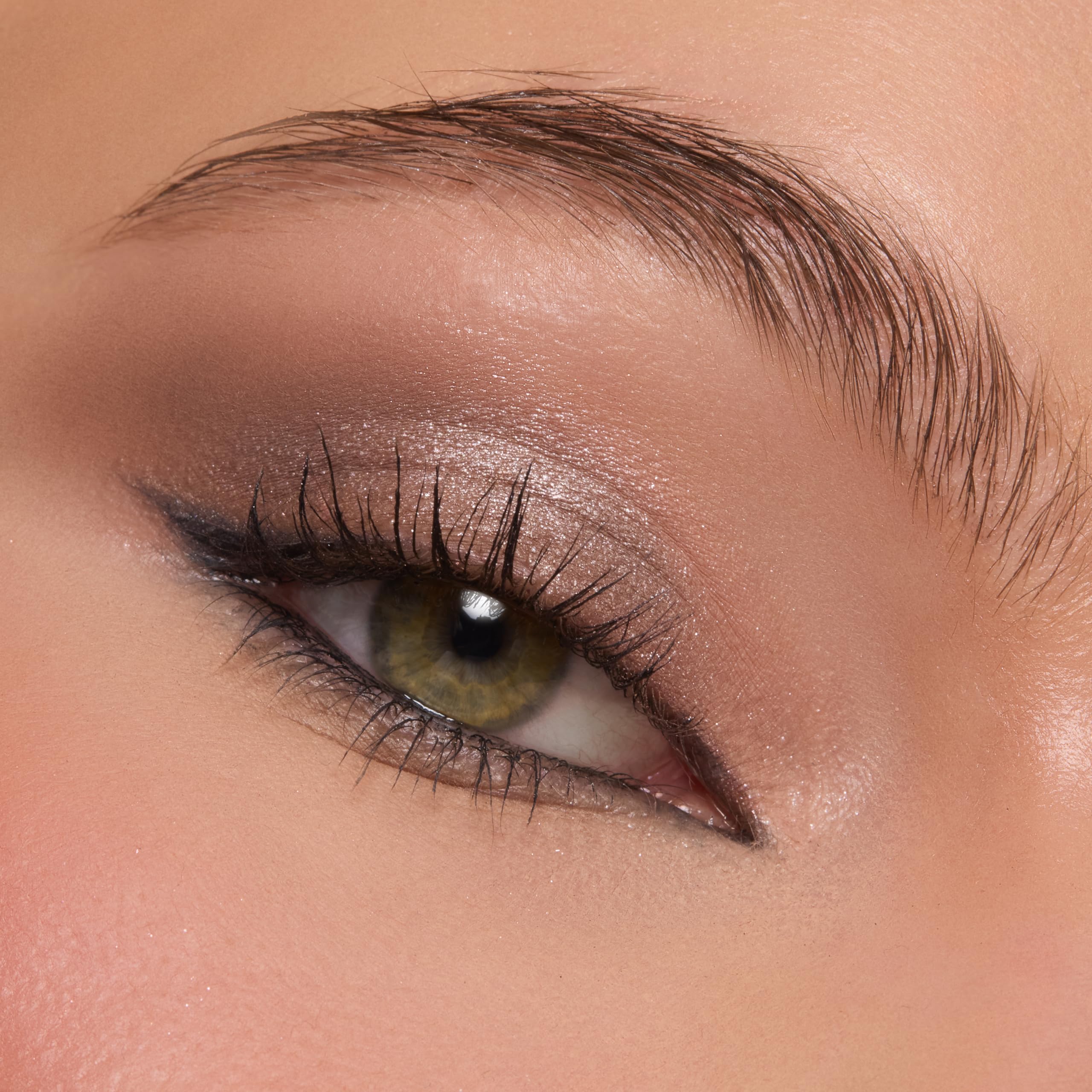 ColourPop Deja Brew: aplicación suave gracias a la textura sedosa.