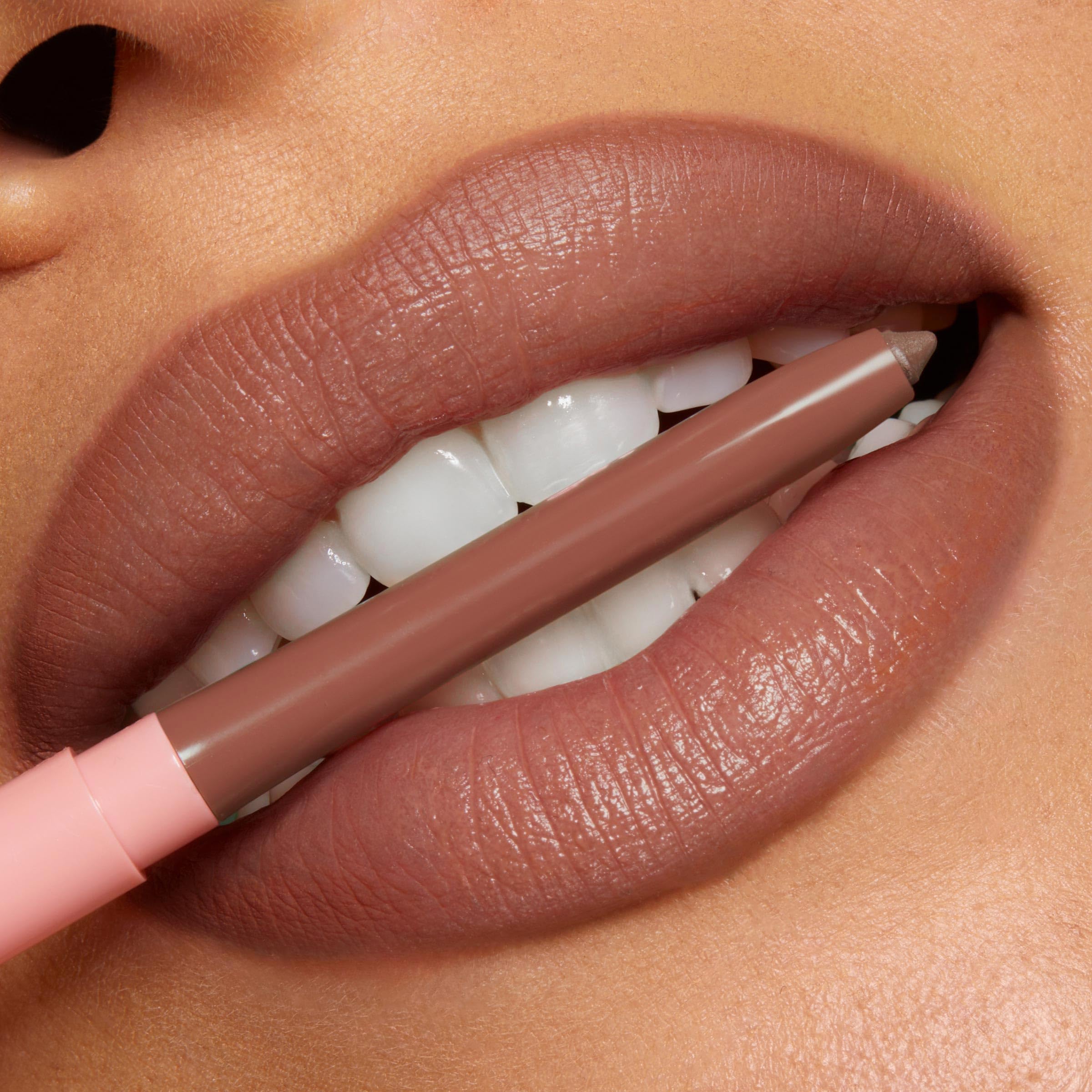 Uso natural para delinear y rellenar labios con precisión