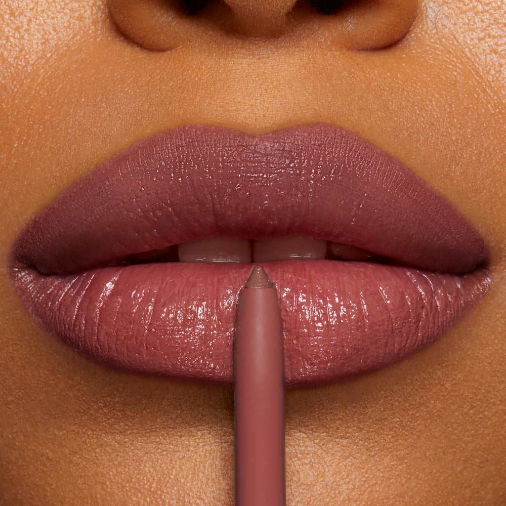 ColourPop So Juicy delineador labial: terminacion retráctil para aplicación precisa.