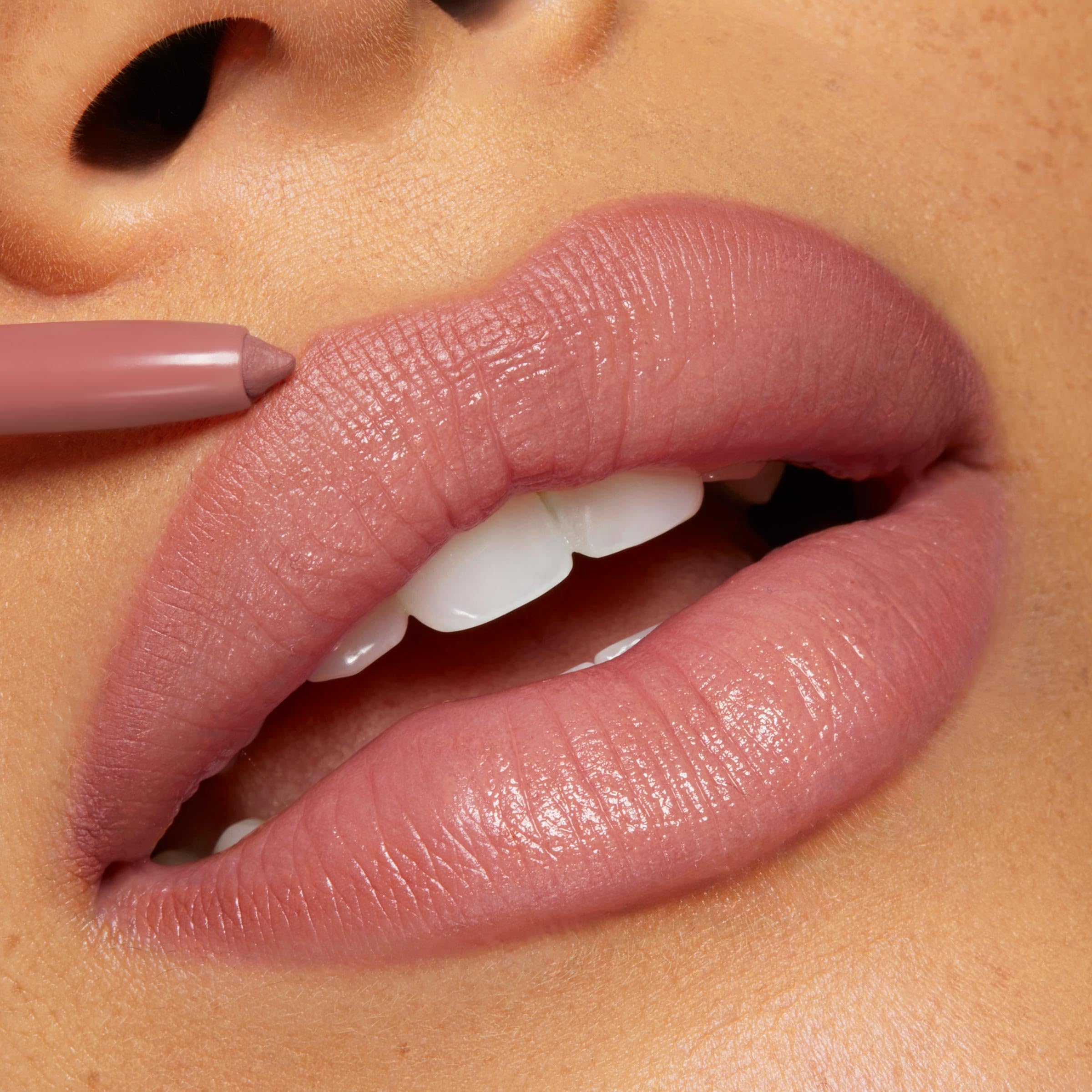ColourPop producto cruelty-free, ideal para rutinas diarias sin pruebas en animales.