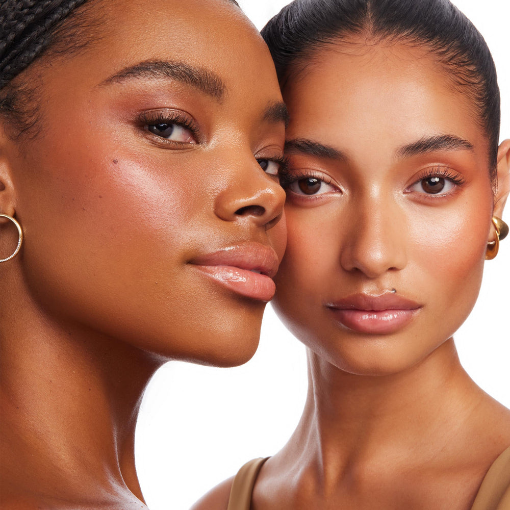 ColourPop empaque compacto ideal para retoques durante el viaje.