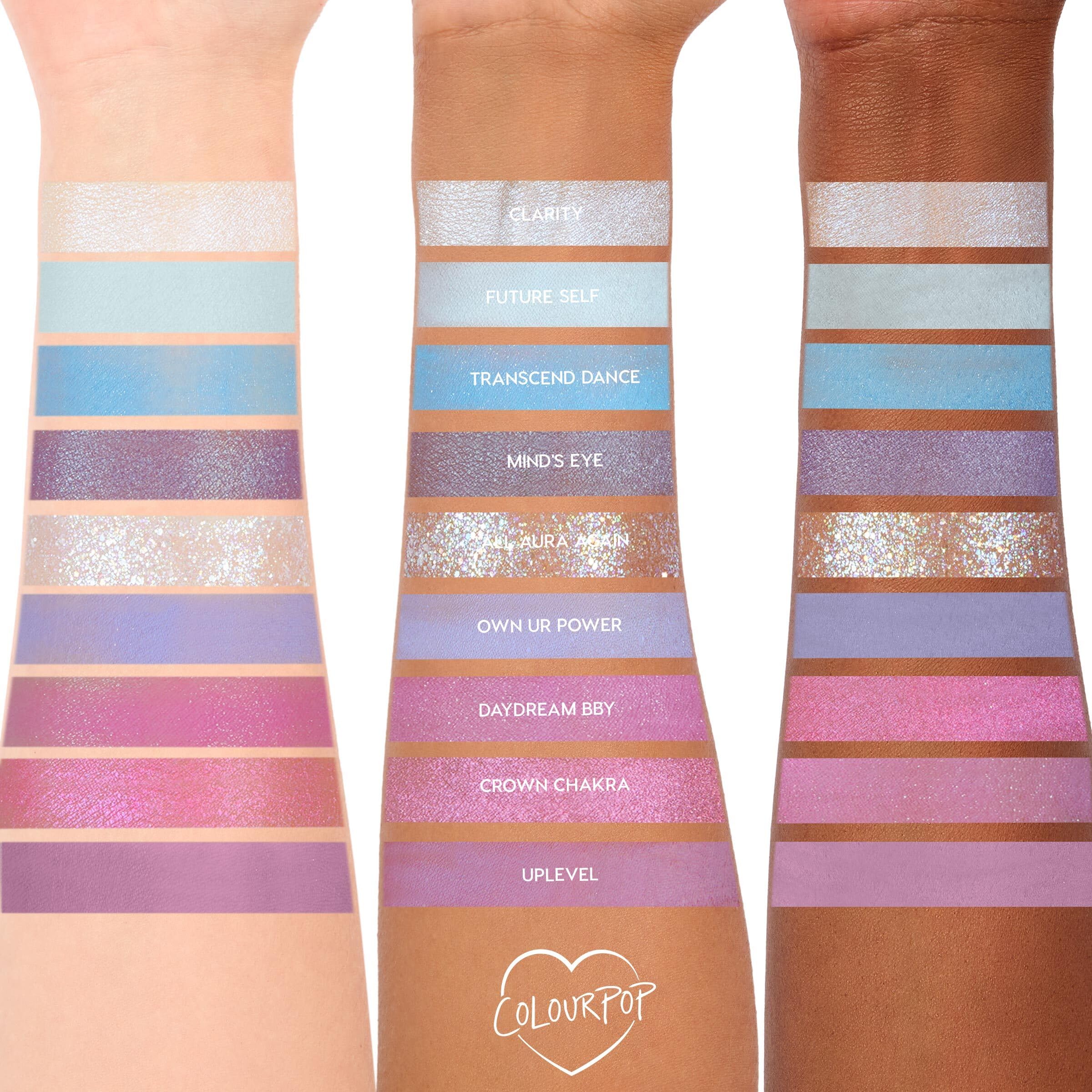 ColourPop En un trance: empaque compacto con diseño californiano para viajar.