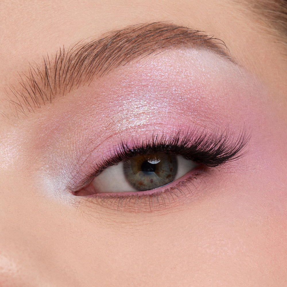 ColourPop En un trance: tonos metalizados para efectos nocturnos.