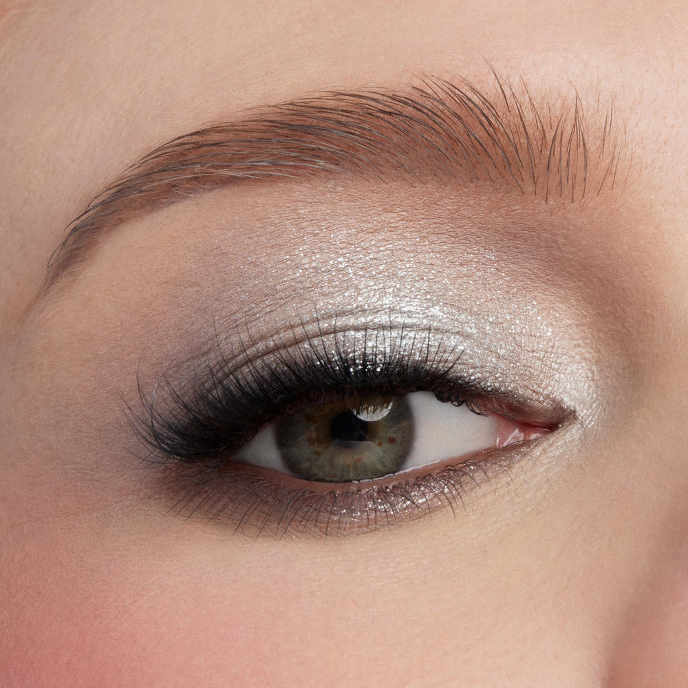 ColourPop Gone Metal: pigmento alto para una pasada rápida.