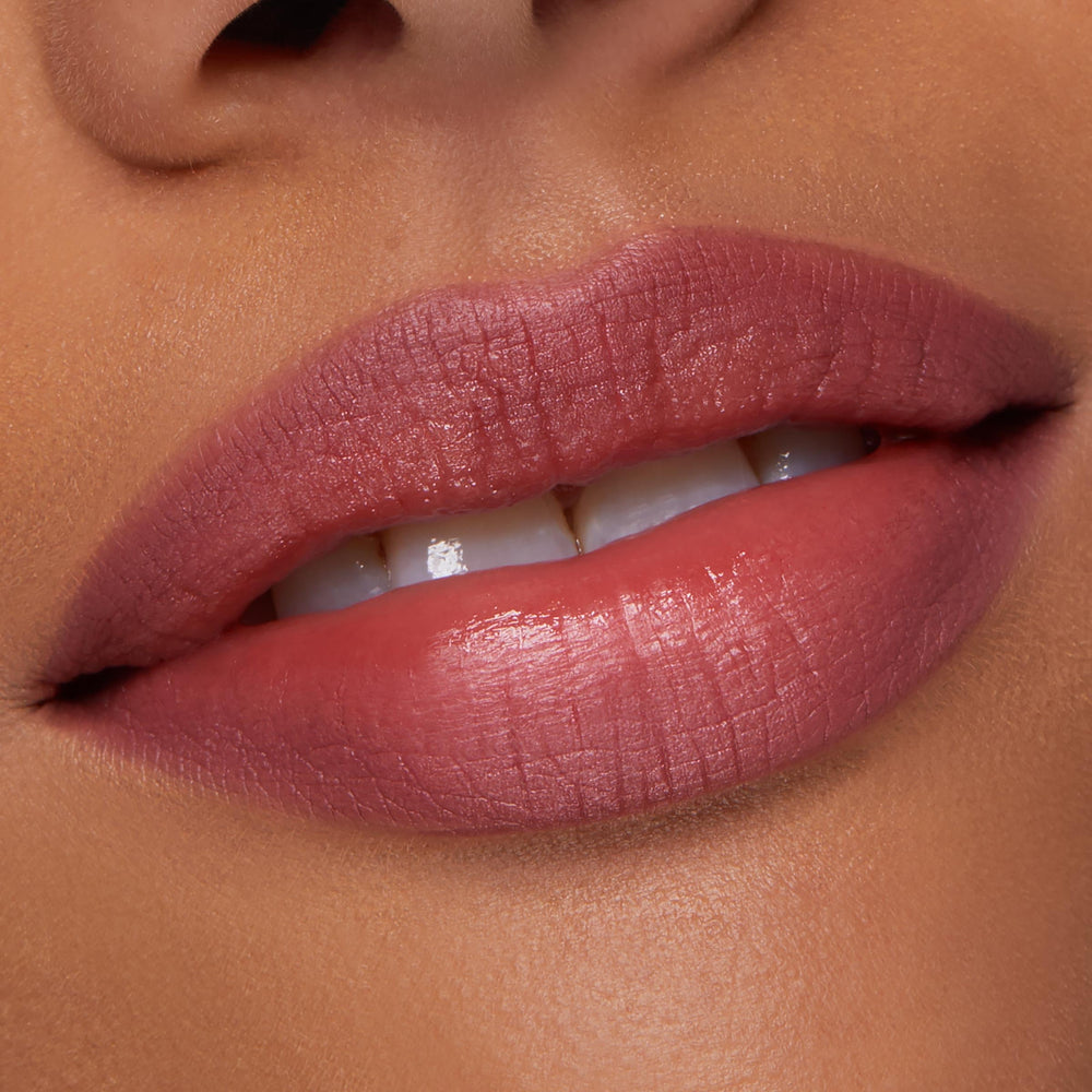 ColourPop Lápiz Lippie para labios: punta afilable para trazos nítidos.