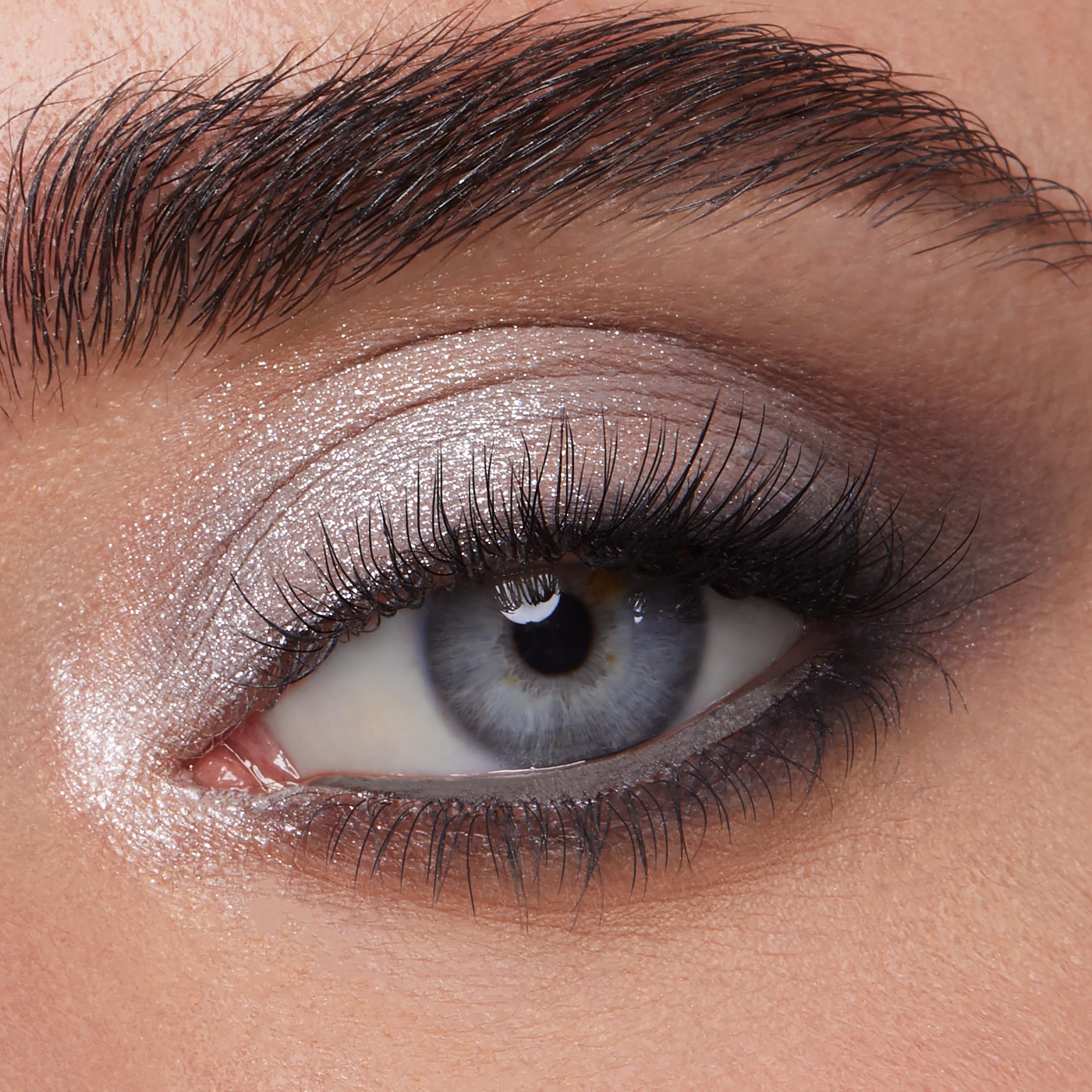 ColourPop Precious Metals: destellos para un look nocturno con brillo sutil.