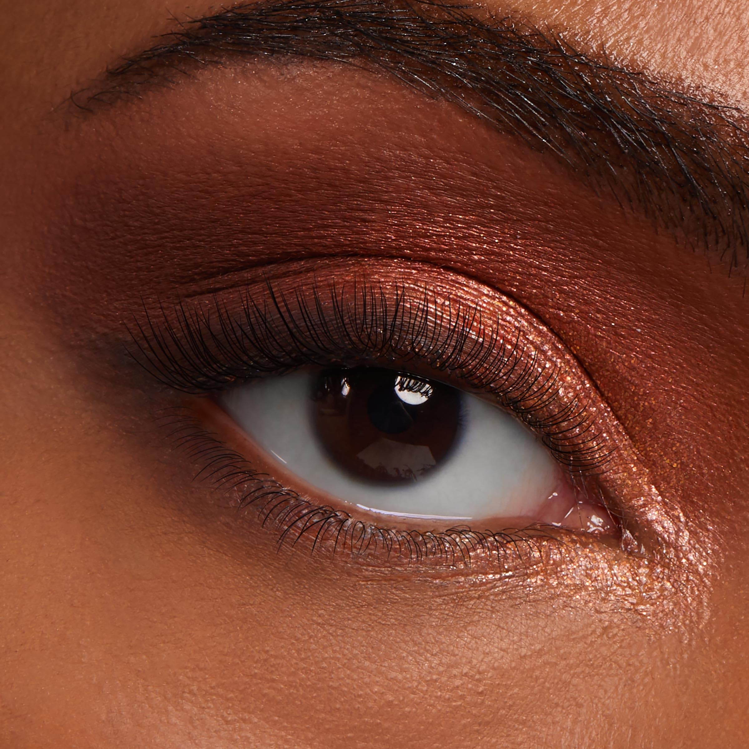 ColourPop Precious Metals: sombras metalizadas que aportan brillo duradero.