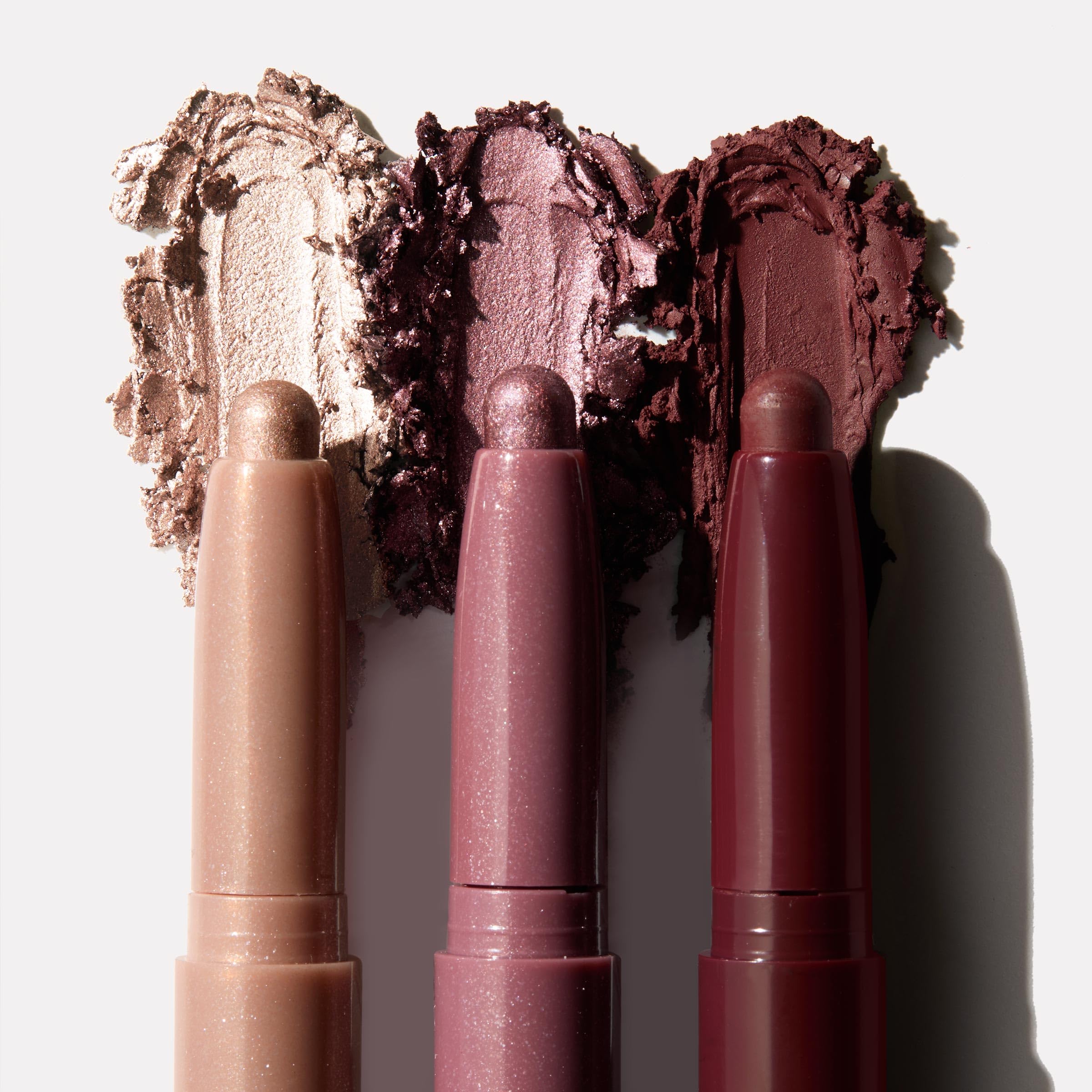 ColourPop Rose Goals Shadow Stix: sombras en crema para un deslizamiento suave y pigmentación intensa.