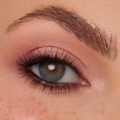 ColourPop acabado metalizado en sombras para destellos intensos.