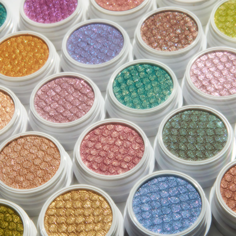 ColourPop Amaze, destellos metalizados para un toque glam versátil.