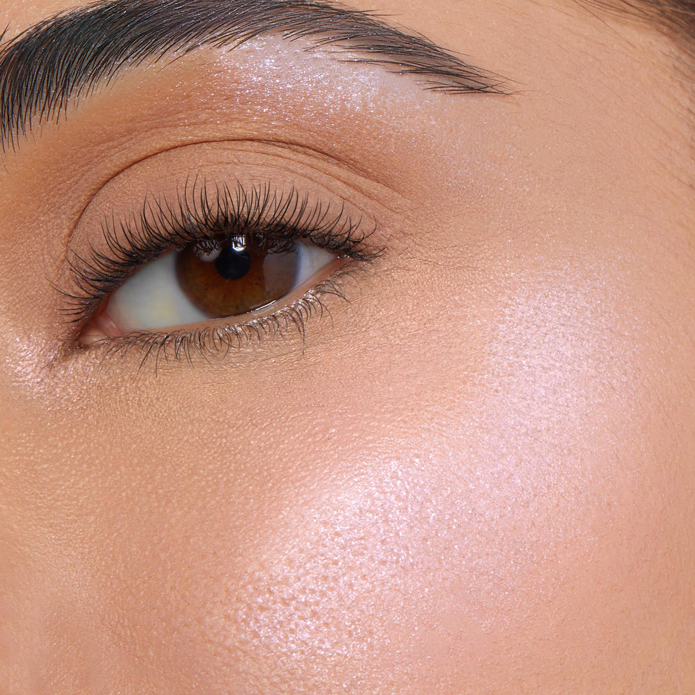 ColourPop Twilight Meadow iluminador acabado sutil y natural