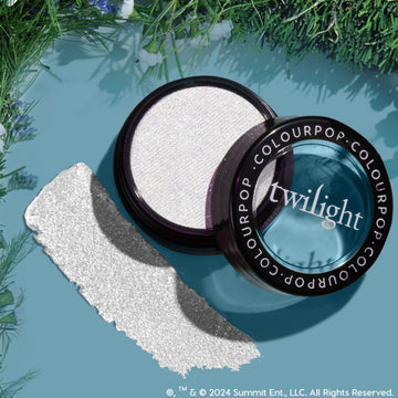 ColourPop Twilight tono natural iluminador ideal para piel clara o media.