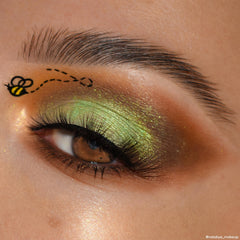ColourPop x Winnie the Pooh acabado metalizado para un brillo intenso y duradero