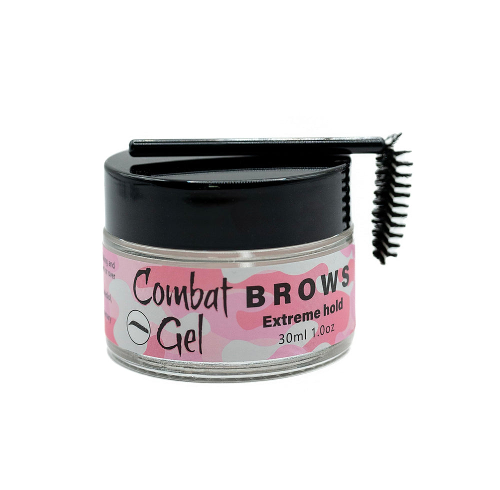 Combat Gel muestra aplicador preciso para definir cejas con control durante la aplicación.