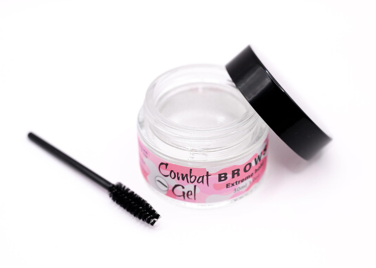 Combat Gel para cejas: definición clara con fijación duradera para un look pulido.