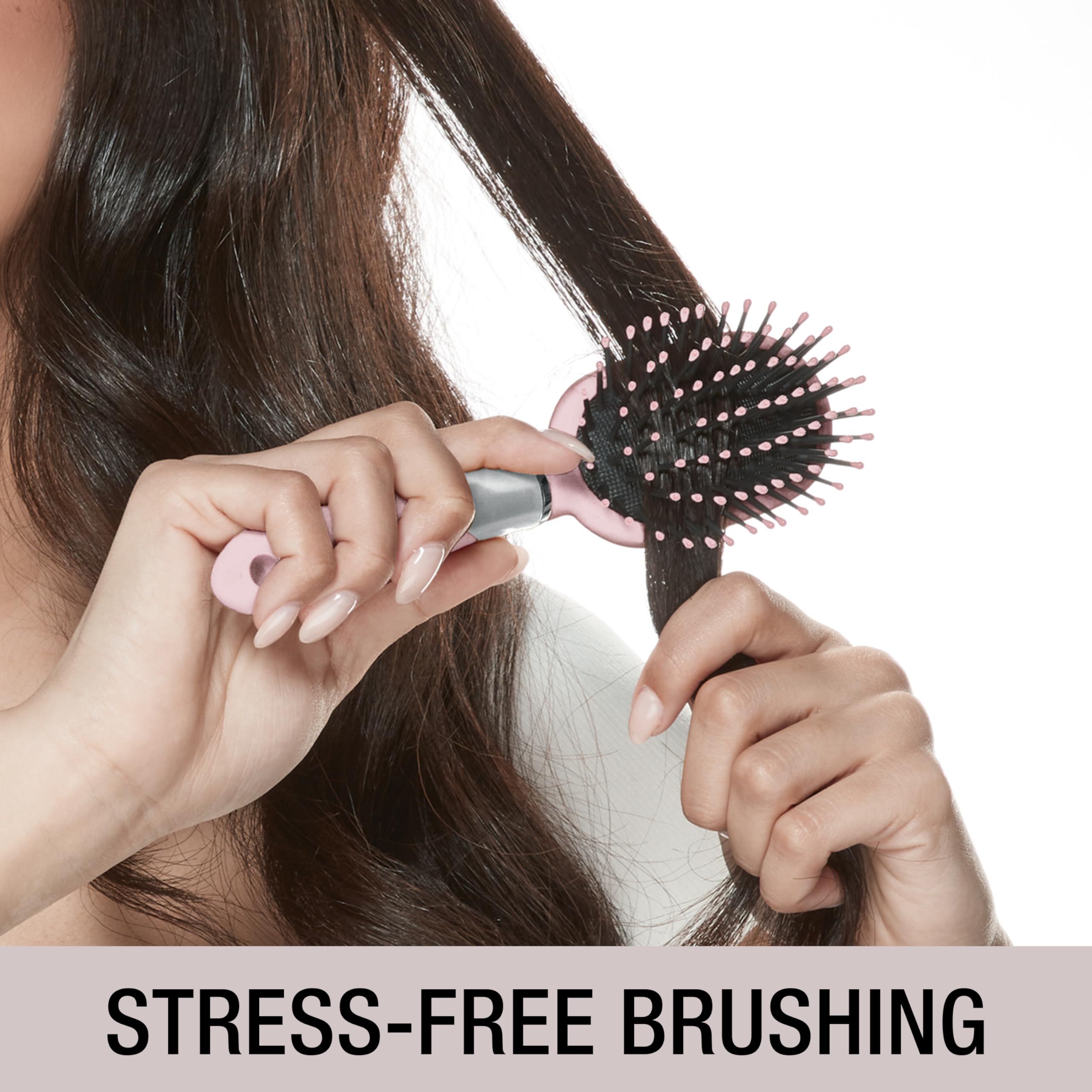 Conair Velvet Touch evita enganches durante el cepillado diario.