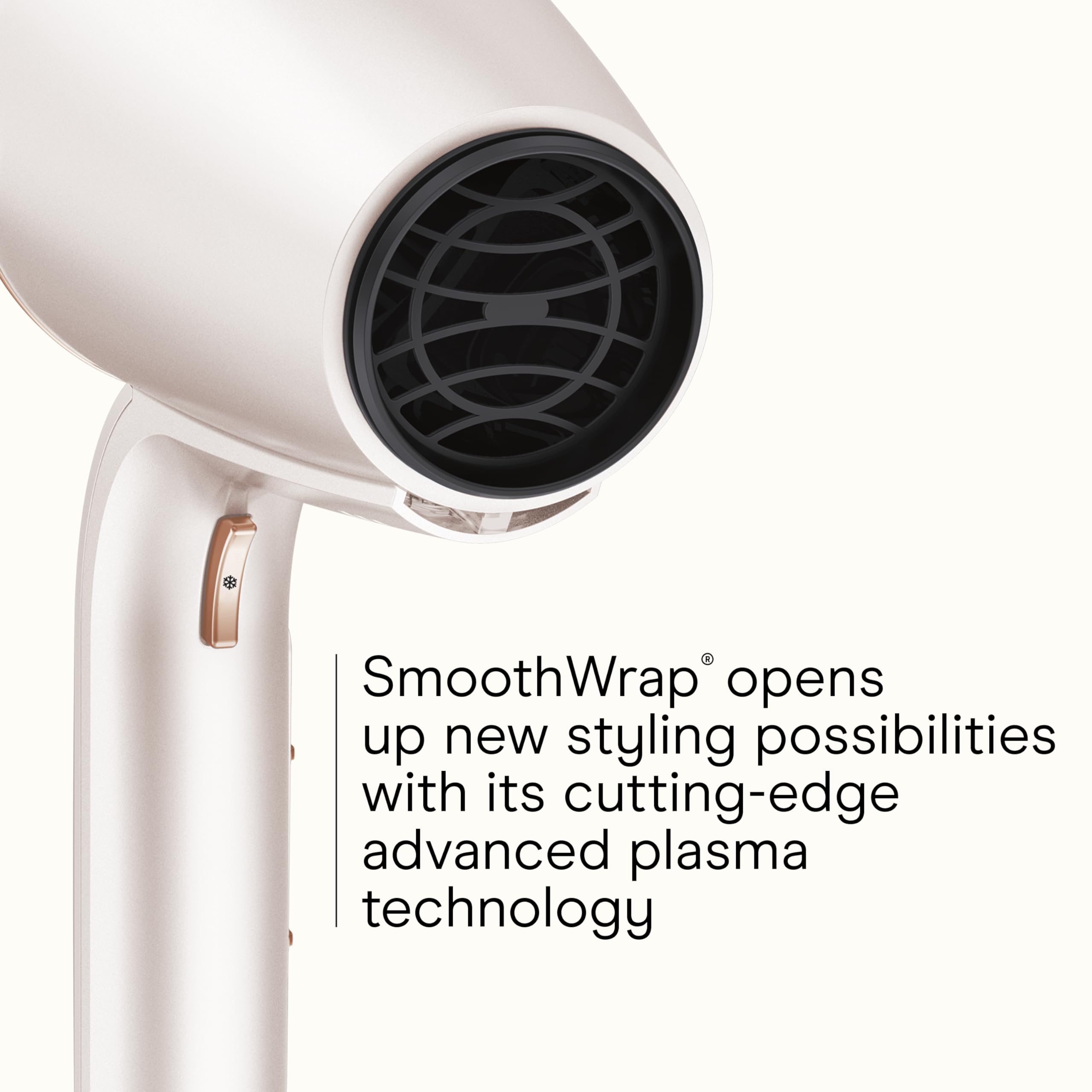Conair Infiniti Pro SmoothWrap con concentrador para estilos lisos.