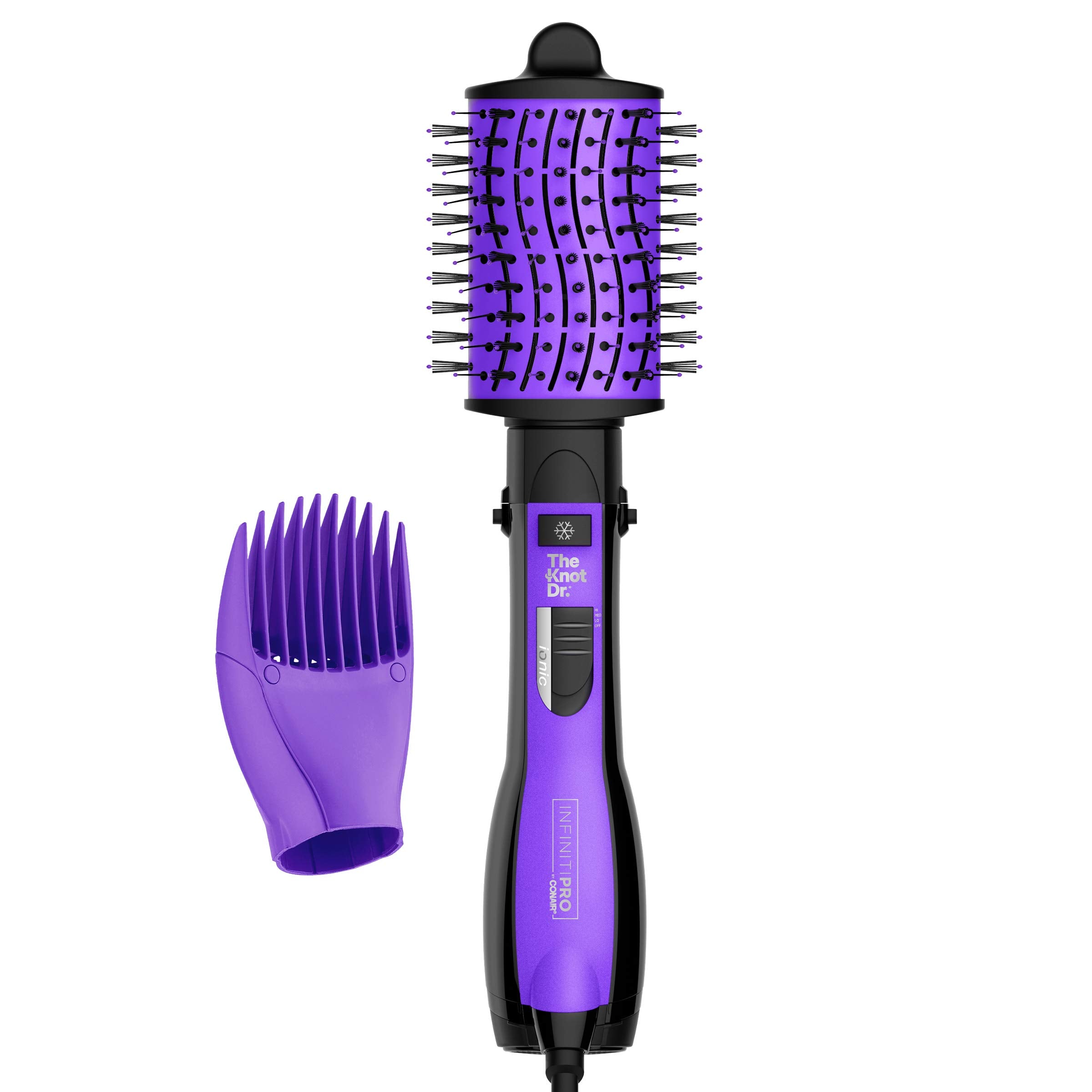 Conair Knot Dr. cepillo oval con barril cerámico revestido, brillo y volumen visibles.