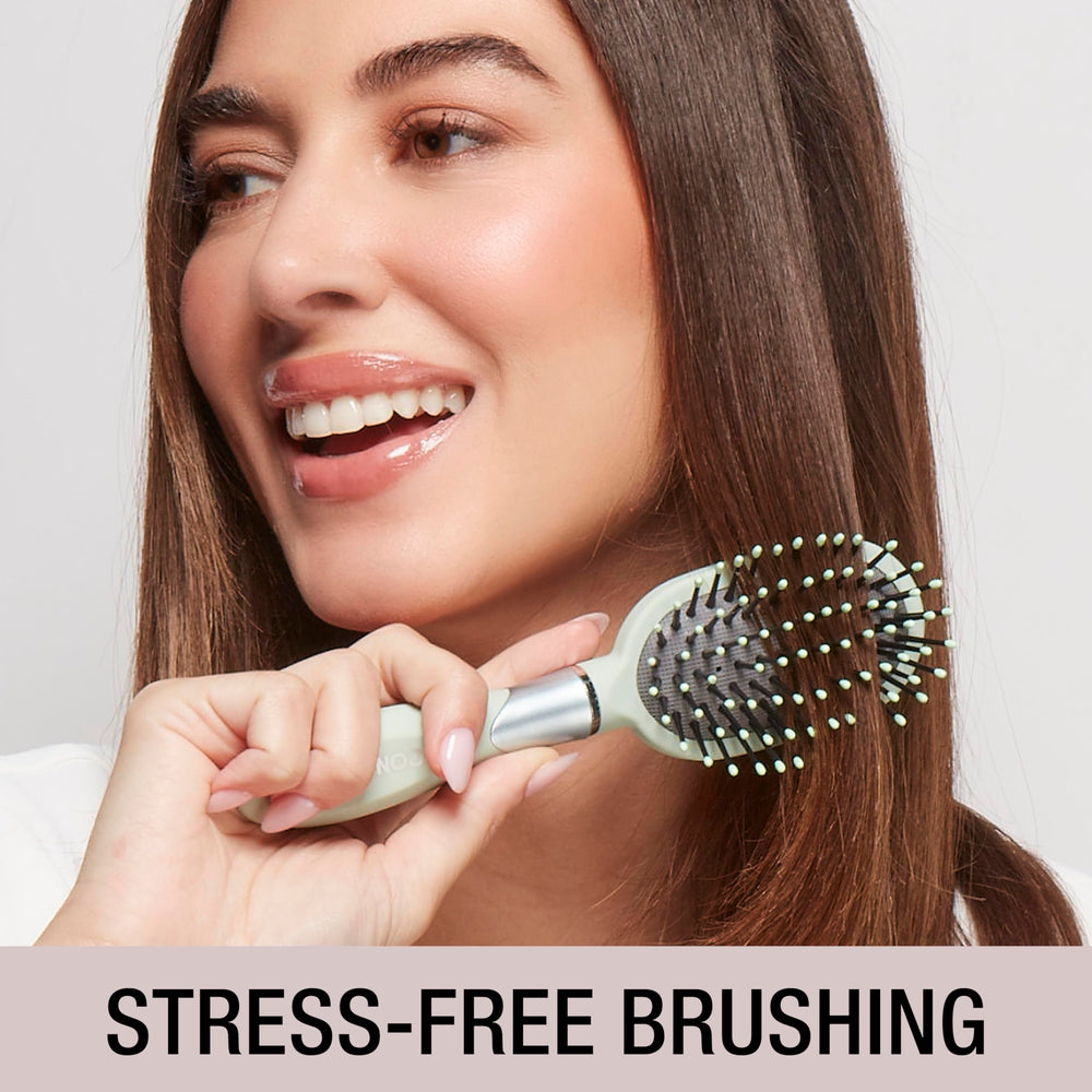 Uso versátil del cepillo Velvet Touch para peinado diario y estilos.