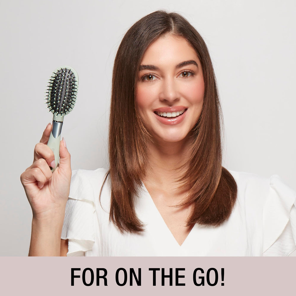 Conair Velvet Touch cepillo de viaje para cabello rizado o liso.