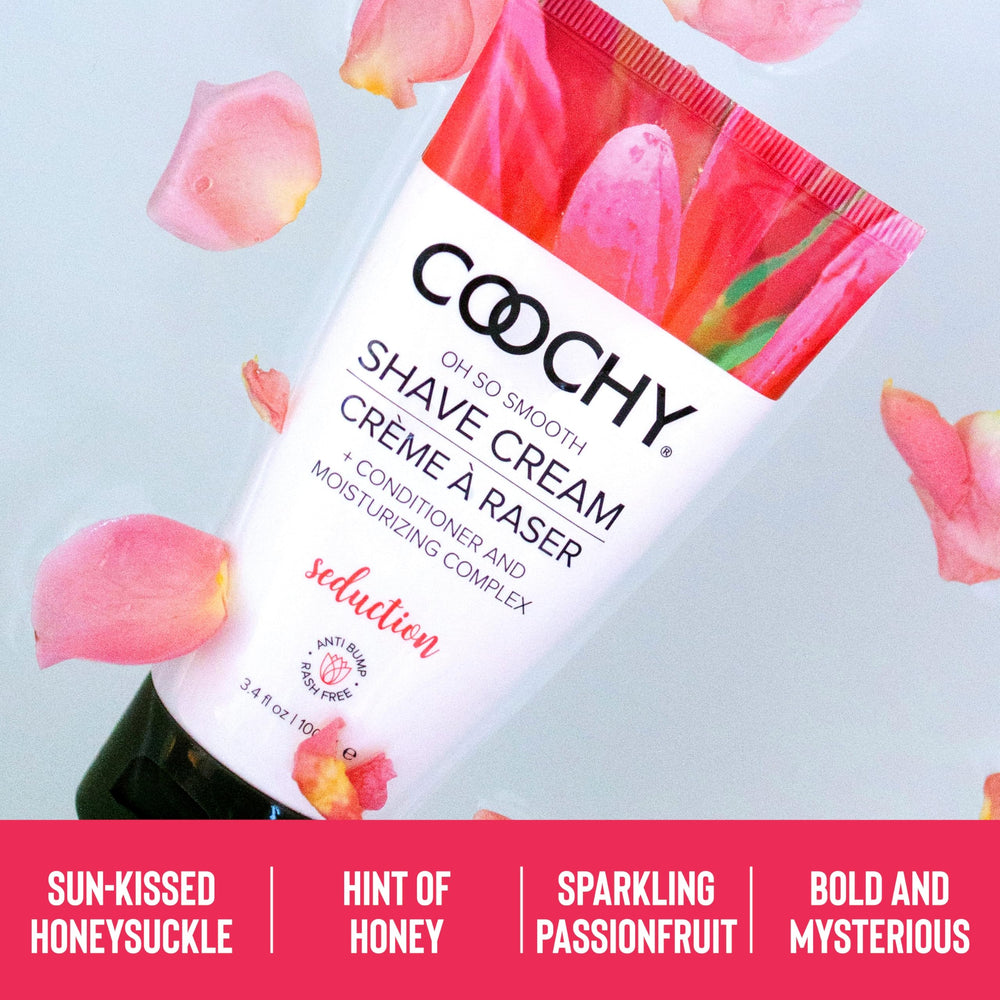 Coochy crema de afeitar: aplicación en piernas para deslizamiento suave.