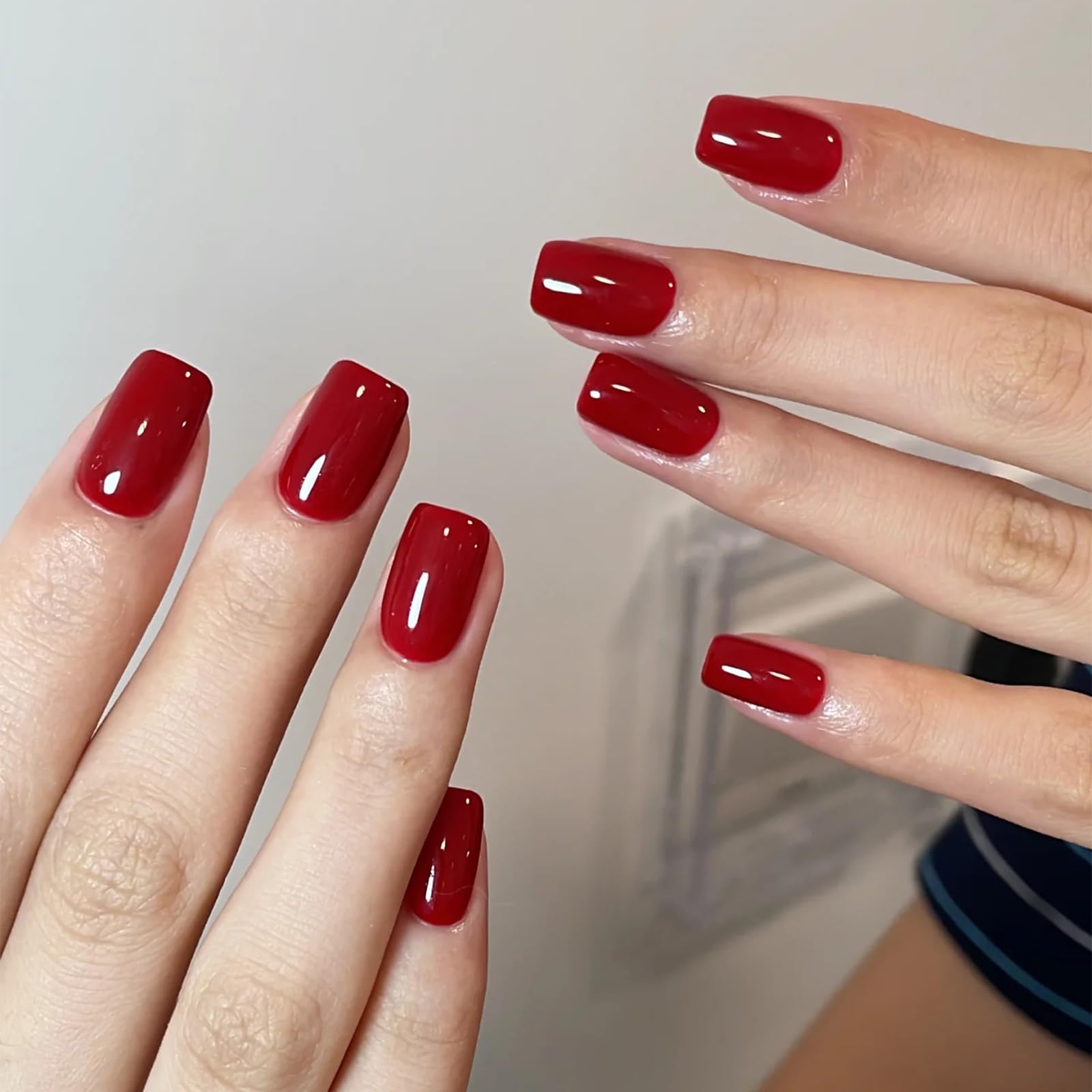 COSMOO Esmalte rojo, envase de 13 ml, perfecto para uñas en casa.