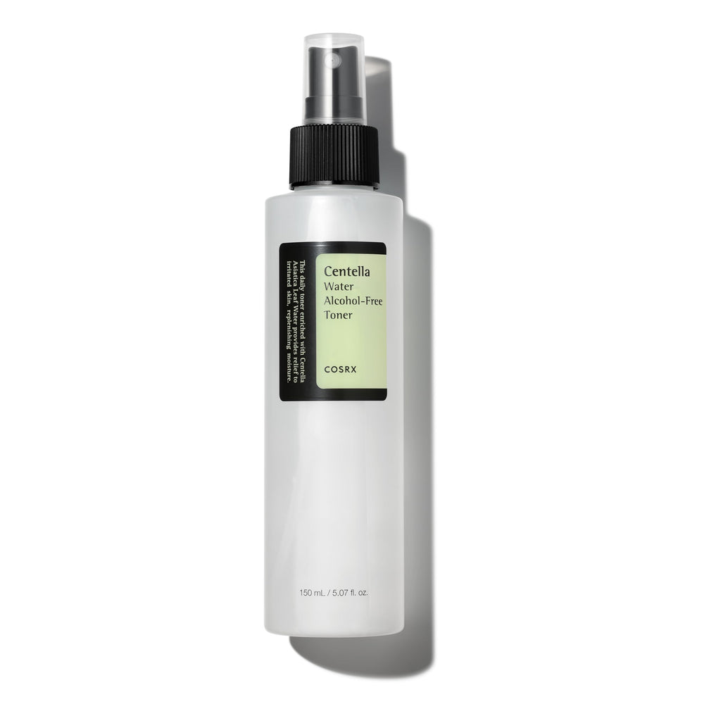 COSRX Alcohol-Free Cica Toner, botella elegante para aplicación suave y refrescante.