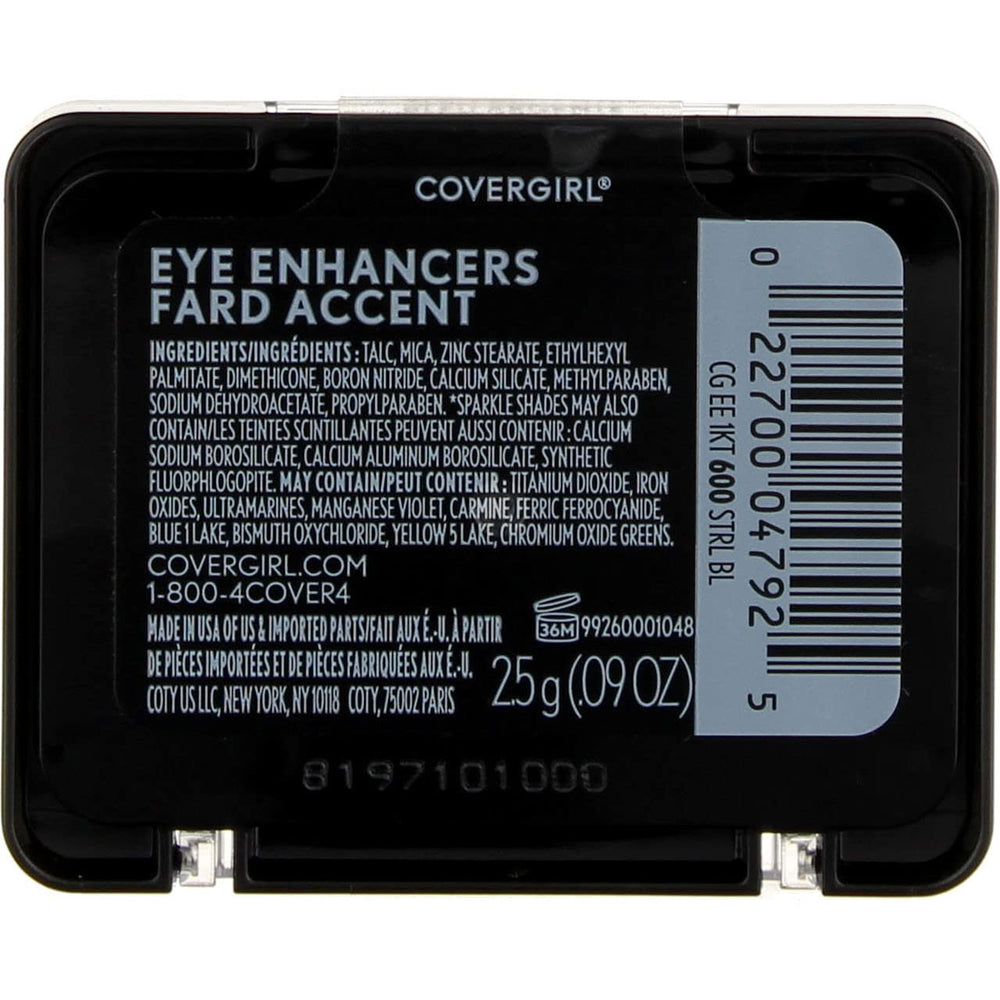 Aplicación de sombras COVERGIRL 04792 600ster para realzar los ojos con precisión.