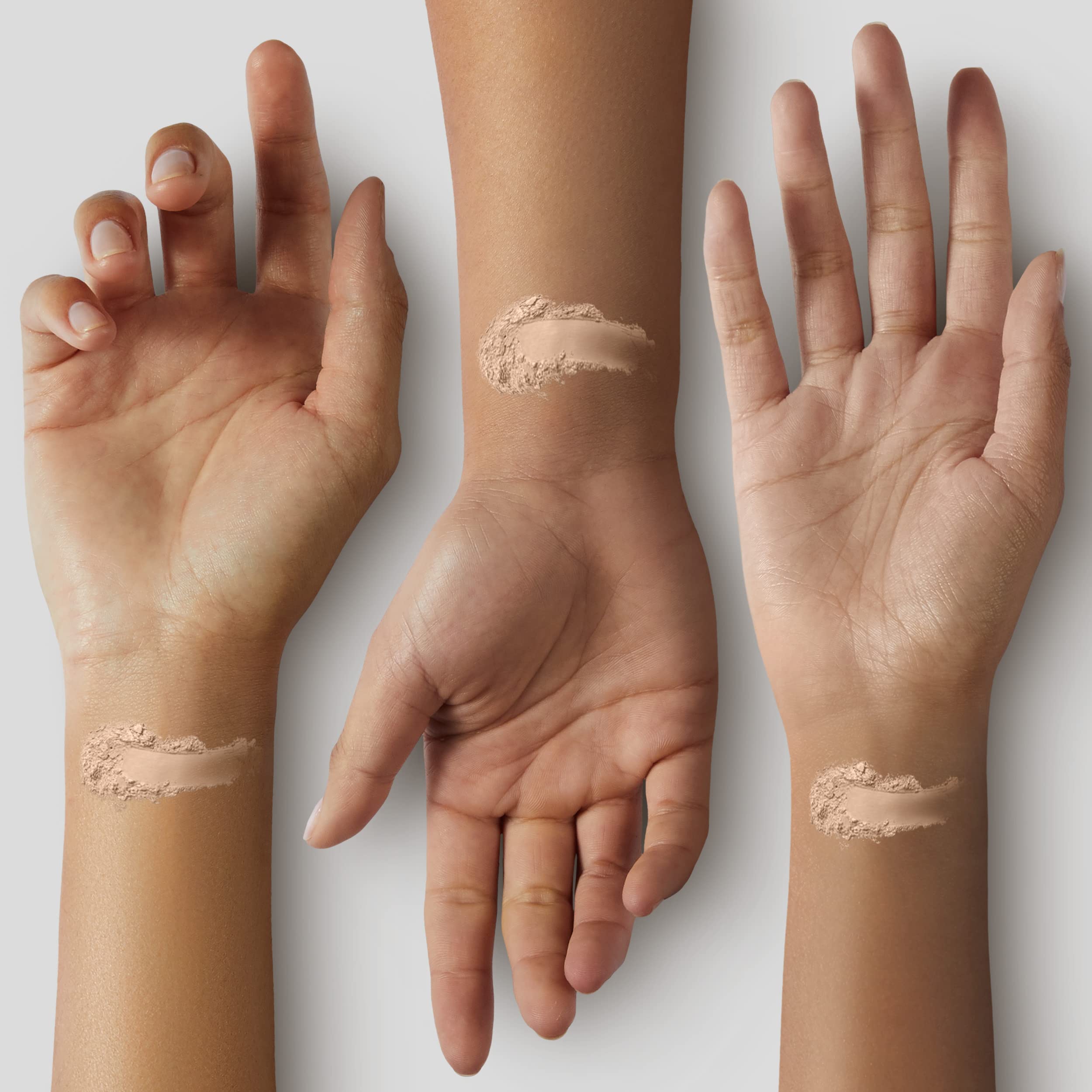 CoverGirl Clean Matte Acabado mate duradero para control de brillos.